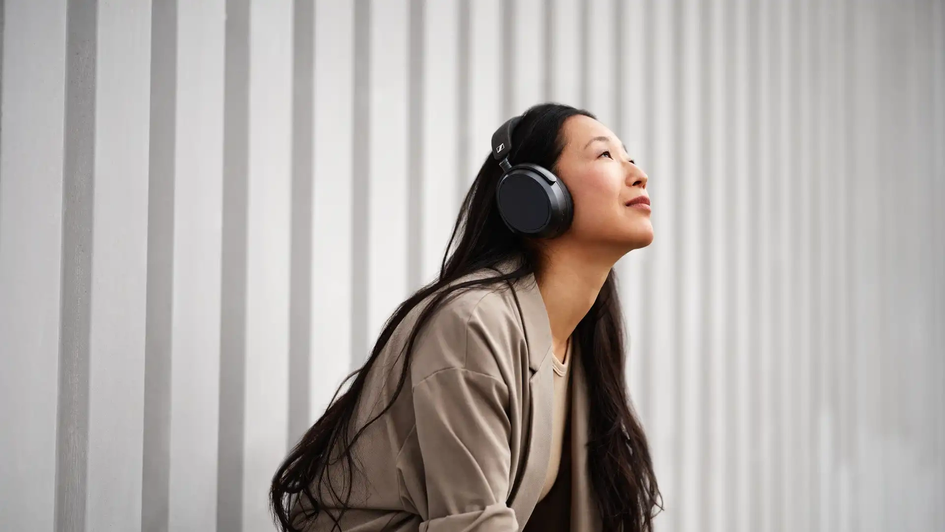 SENNHEISER - ゼンハイザーmomentum2 美品納品書付 人気ヘッドホンsennheiser/MOMENTUMの第2世代MOMENTUM Wireless